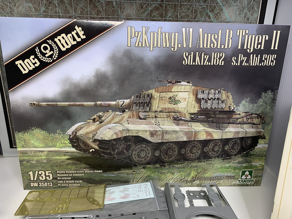 Das Werk(Takom) Tiger II w'zim OOB - Constructive Feedback