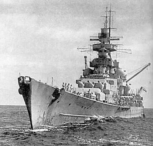 Kriegsmarine-battleship-KMS-Gneisenau-during-operation-berlin-04