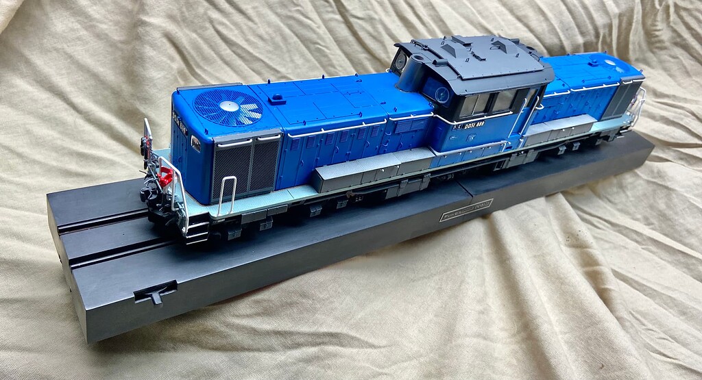 Aoshima 1/45 DD51 Japanese Diesel-Hydraulic Locomotive Aoshima 1/45 DD51 Japanese Diesel-Hydraulic Locomotive