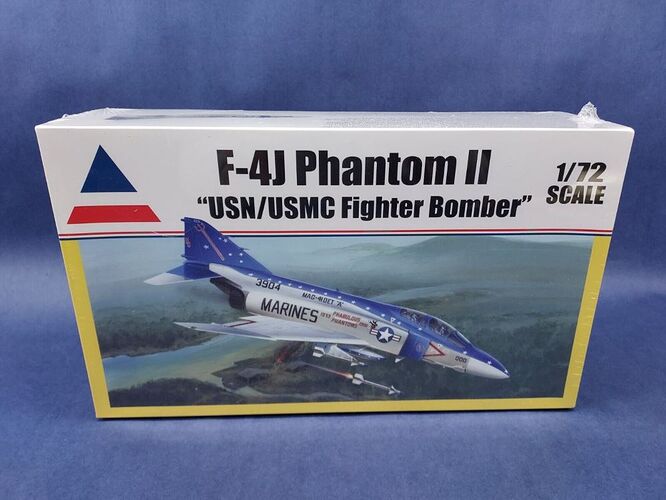 F-4J Phantom II 1-72 Accurate Miniatures