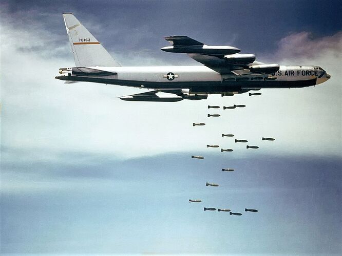 Boeing_B-52F_dropping_bombs on Vietnam