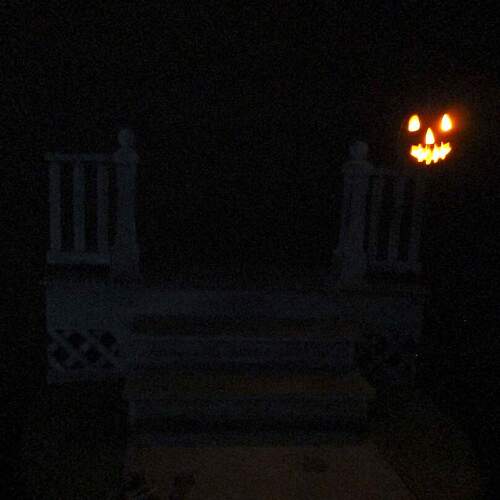 Michael-Myers_Halloween-porch-light