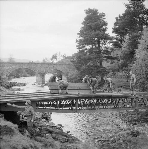 Royal-Engineers-lay-a-portable-bridge-over-the-River-Spey-in-Scotland-26-October-1942.-IWM