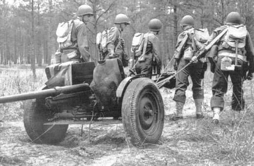 US M3A1 37mm Anti-Tank Gun (inspection by Corporal)