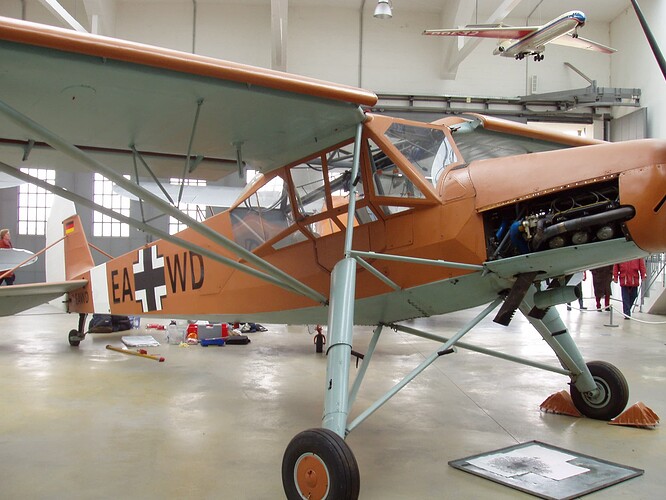 Fi-156_Storch_right
