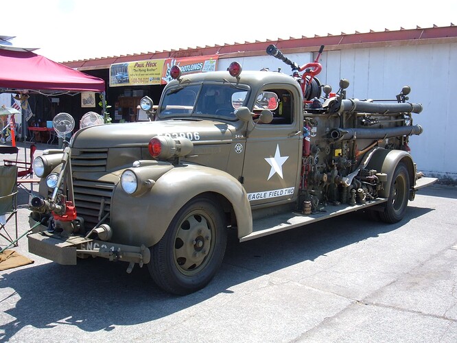 Chevrolet_WW_II_fire_truck_Eagle_Field_Two_side_1