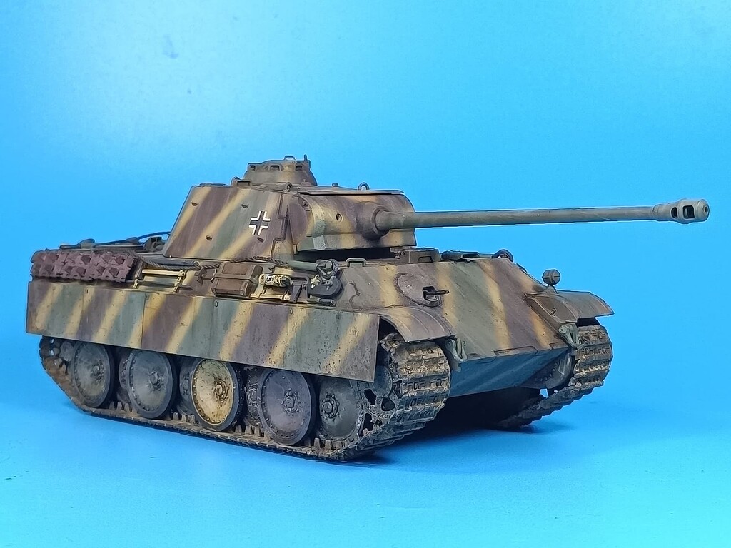 German Panther ausf. G, Late Production (1/35 Academy) - WWII Axis