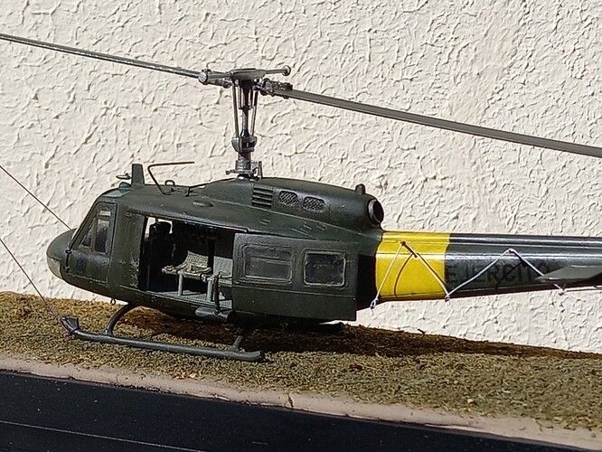 Bell UH-1H (36)