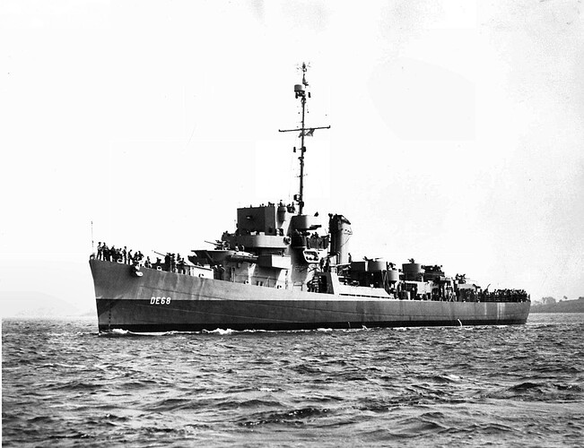 USS_Bates_(DE-68)_underway,_circa_in_1943