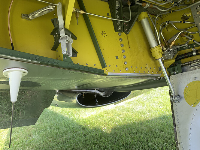 Mustang gear bay1.HEIC