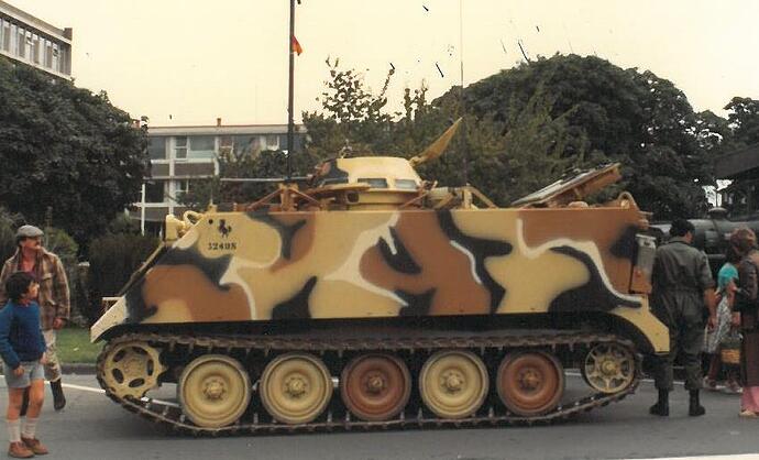 NZ M113 32498 - Hastings 26.03.1982