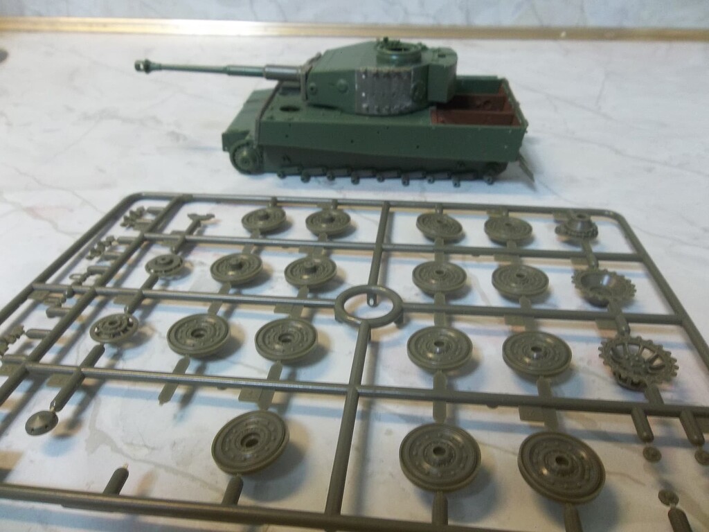 Maquette Otaki King Tiger 1/48 – Char Allemand Motorisé, Vintage, Boîte Ouverte