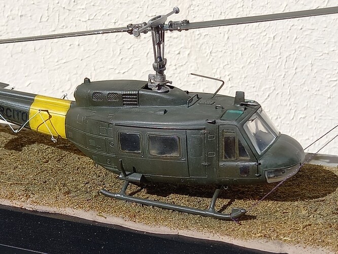 Bell UH-1H (41)