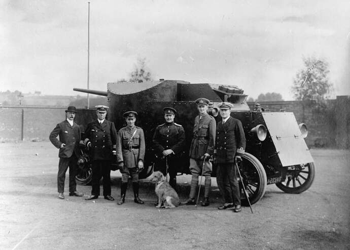 Pierce-Arrow_armoured_lorry_with_British_and_Russian_officers