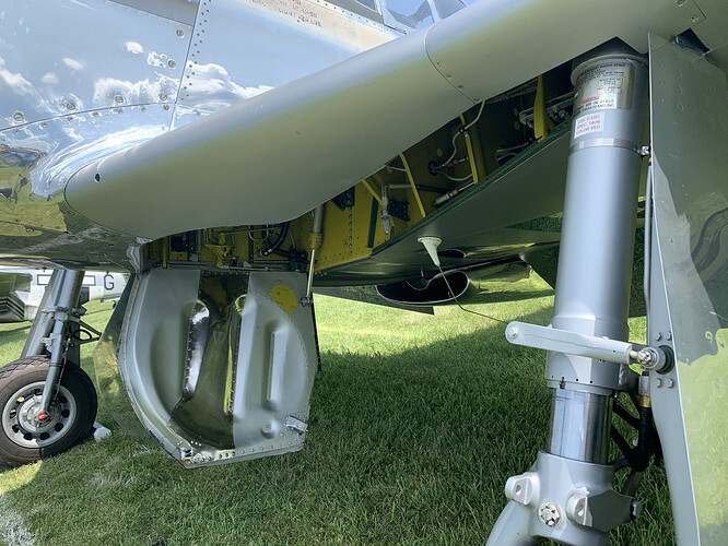 Mustang gear bay8.HEIC