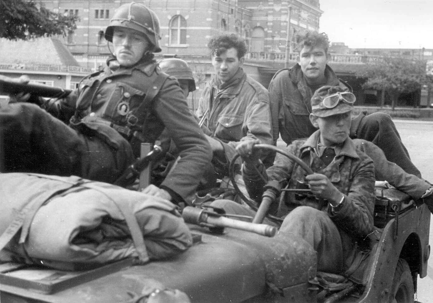 Captured Jeeps at Arnhem - WWII Axis - KitMaker Network