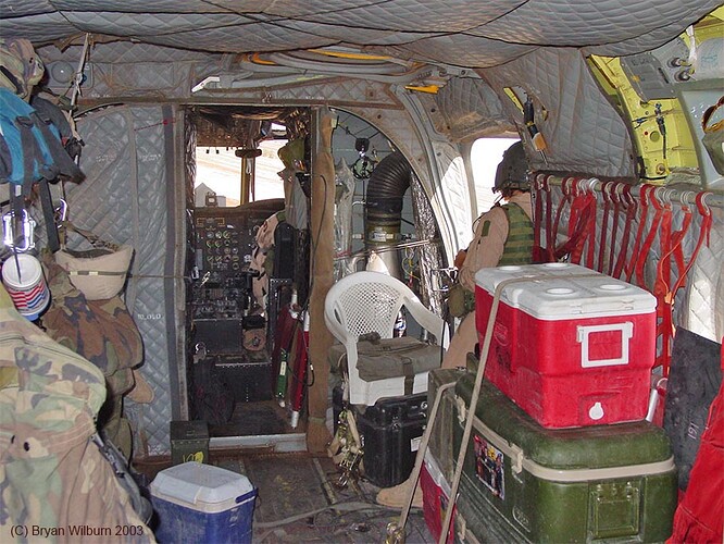 CH-47D_Iraq_2003_clutter