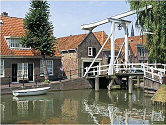 brigitte-bott-houses-on-canal-wooden-drawbridge-monnickendam-noord-holland-holland-the-netherlands-n-2649191-0