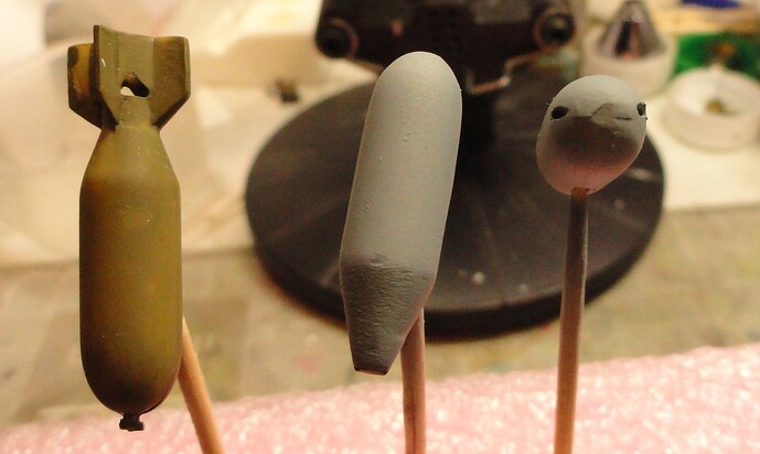 T-280Bomb and gun pod