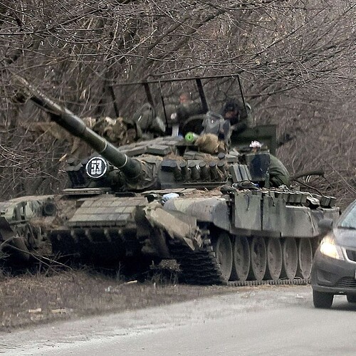 28311793-donetsk-region-donetsk-people-republic-february-24-2022-military-hardware-on-the-road-on-february-21-2022-amid-the-escalating-conflict-in-east-ukraine-20wKxhzn1Iec
