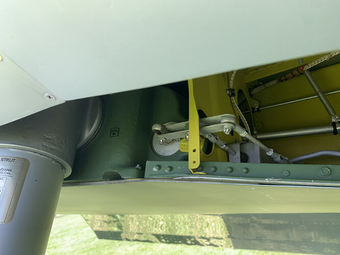 Mustang gear bay4.HEIC