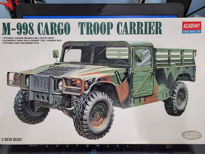 Academy 1_35 M-998 Cargo Troop Carrier