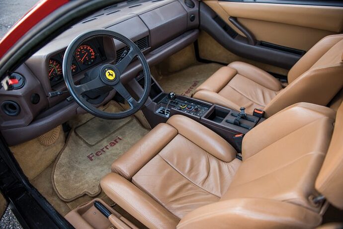 Ferrari-Testarossa-Interior-740x494