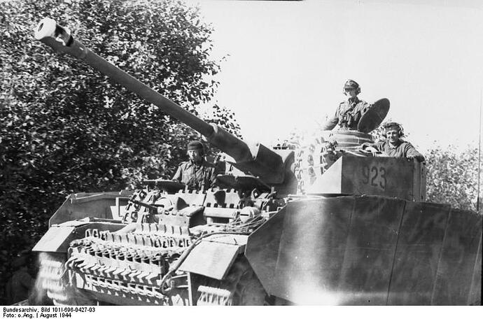 PzKpfw IV Ausf. H, Turmnummer 923, Poland, August 1944