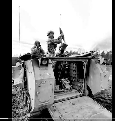 M1064 mortar carrier