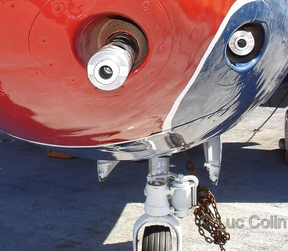 f9f-5_panther_nose gear from front