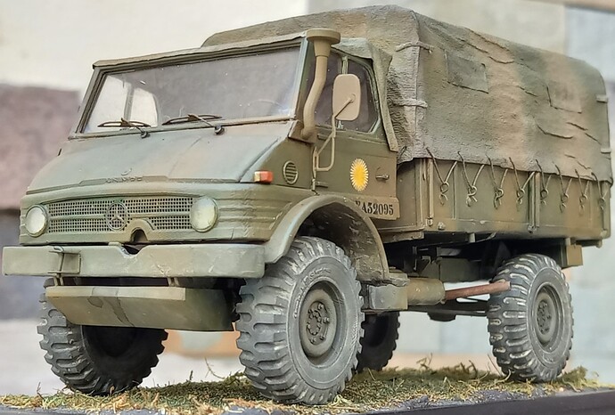 MB Unimog 416 (1) (Mediano)