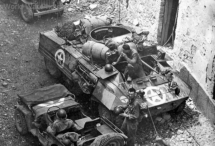 M8_Gaeta_Italy_1944