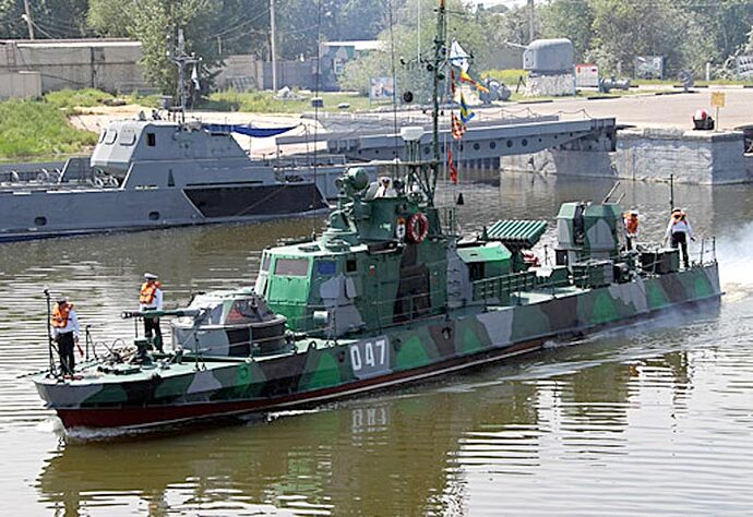 shmel-armored-artillery-gunboat-soviet-union-russia1