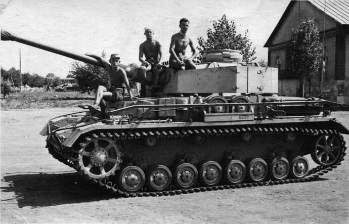 Bulgarian Krupp Ausf G.Note drive wheel,antenae moved, filter on, one centrally mounted Bosch lamp.June 43 production