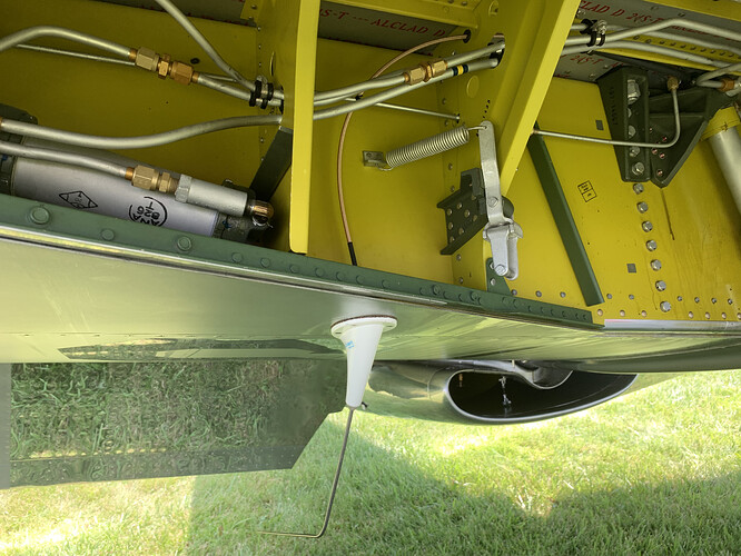 Mustang gear bay2.HEIC