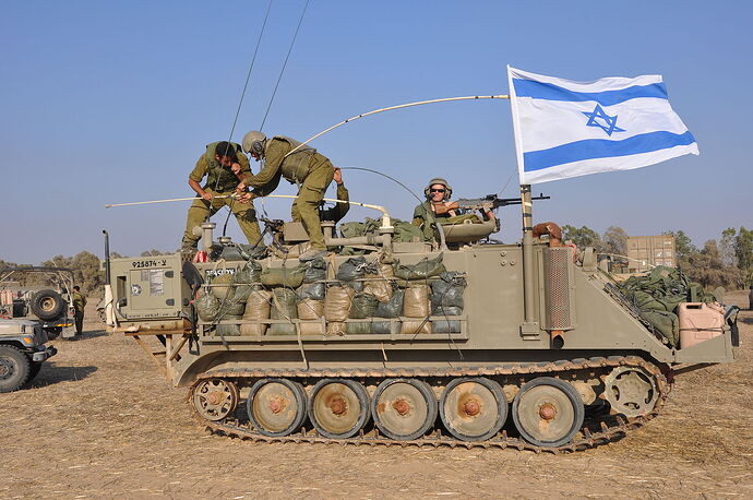 Armored_Vehicles_Near_the_Gaza_Border_(14569563999)