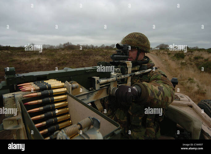 le-puissant-l1a1-12-7-mm-50-a-l-arme-lourde-hmg-est-une-version-mise-a-jour-de-la-browning-m2-cinquante-cal-reconnu-comme-l-un-c1m95t