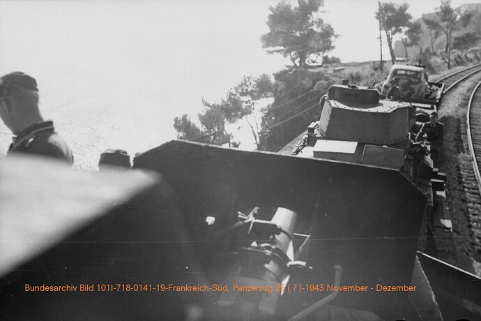 Bundesarchiv Bild 101I-718-0141-19-Frankreich-Süd, Panzerzug 25 (？)-1943 November - Dezember-1500