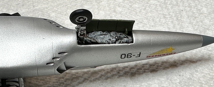 F-90_38