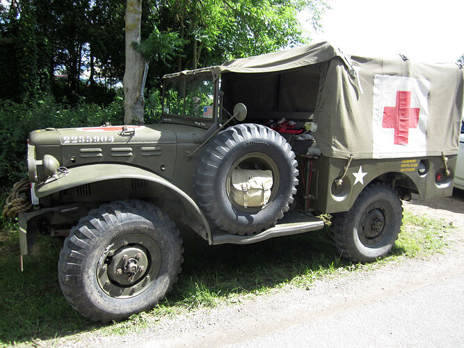 Dodge--croix-rouge-2