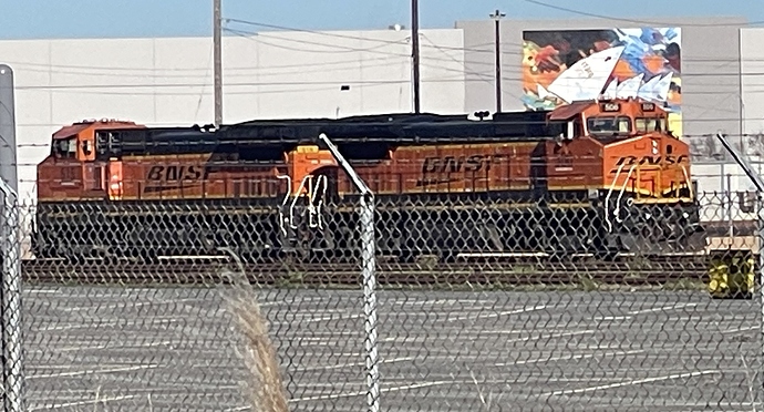 5_bnsf dash8 pair