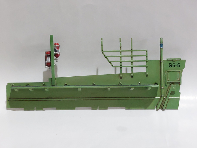 Starboard side wall with seat
