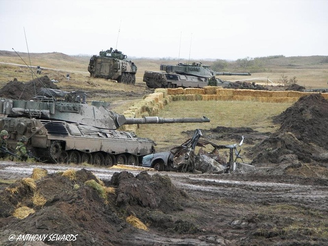 320921_117136918388767_1722624189_n