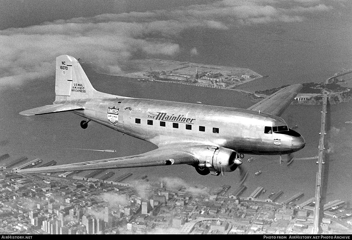 1936 United DC-3_02