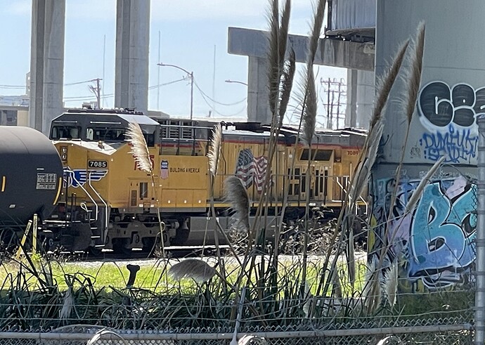 27_UP 7085