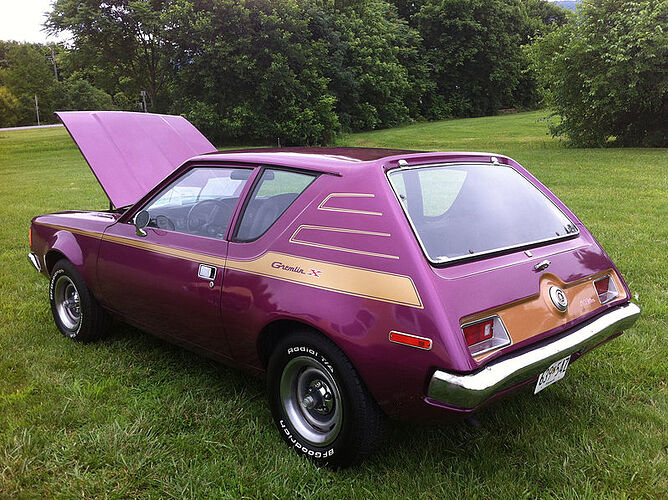 1972_AMC_Gremlin_X_at_Mason-Dixon_Dragway_2014_purple-4
