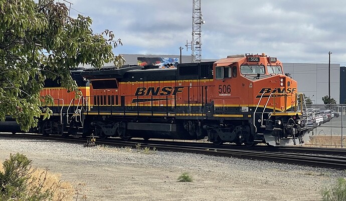 104_BNSF Dash 40