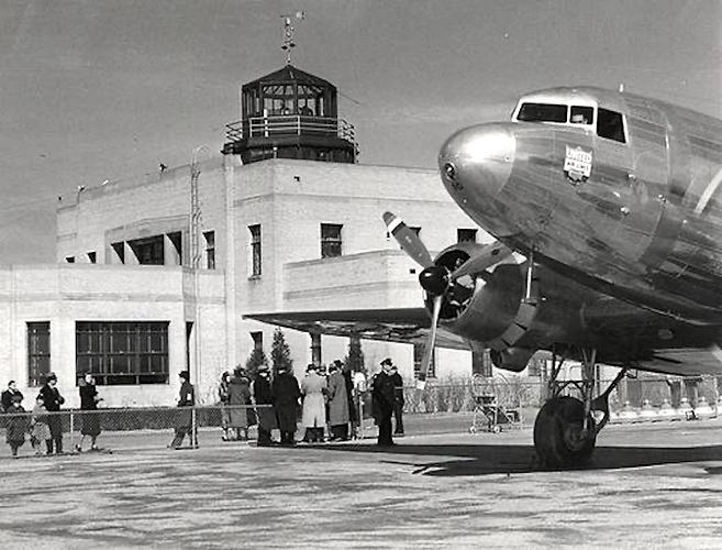 1936 United DC-3_03