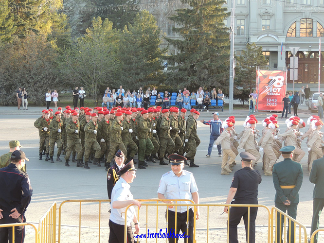 DSCN937300