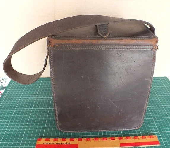 Ww2-British-Army-Leather-Bren-Gun-Ammunition-Case (1)